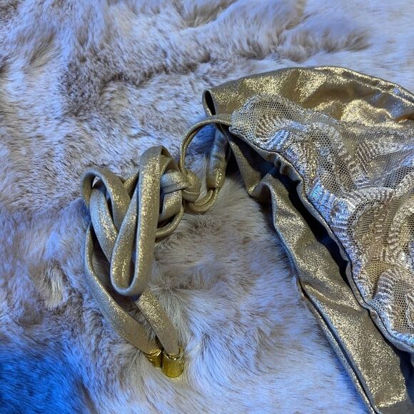 Beach Bunny skimpy bottom.. - Picture 3 of 6